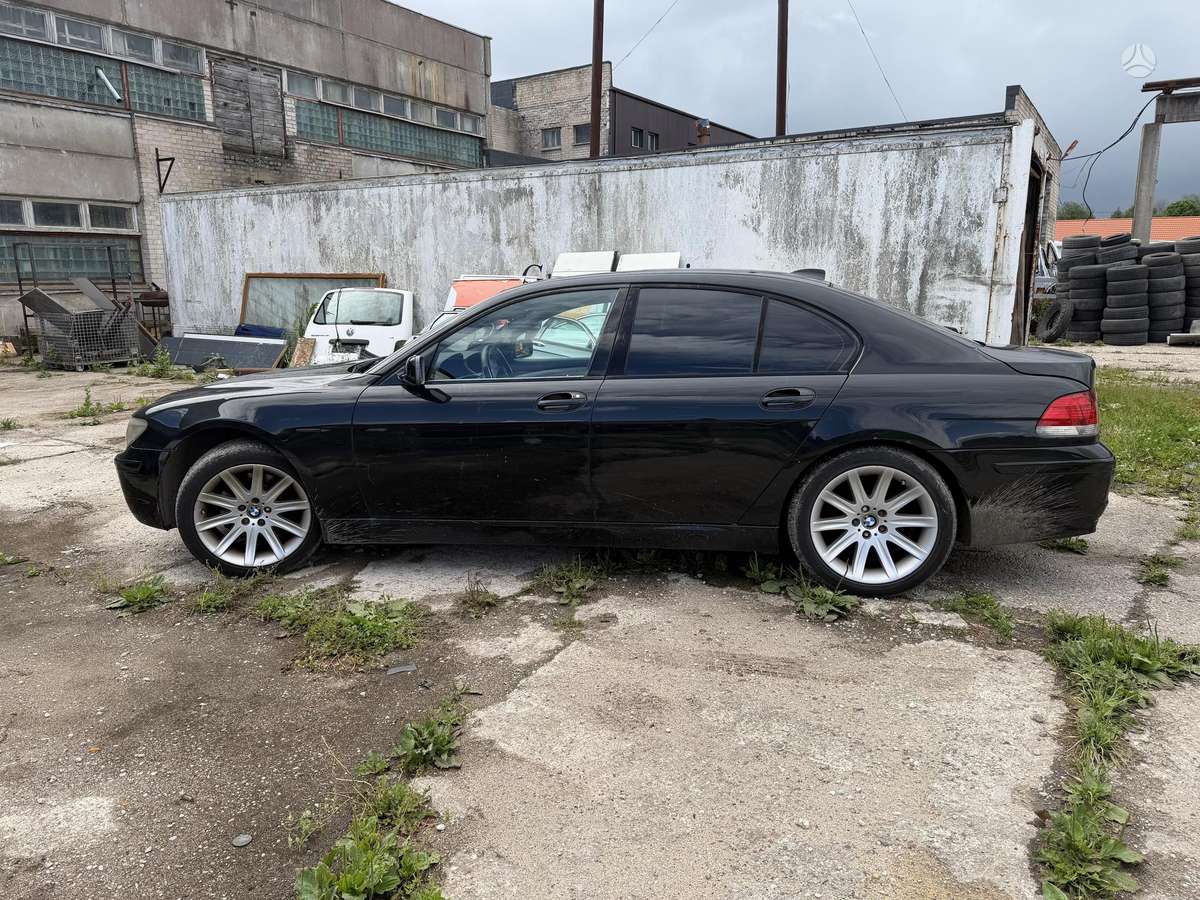 BMW 730 Aktyvi pakaba pritraukejai