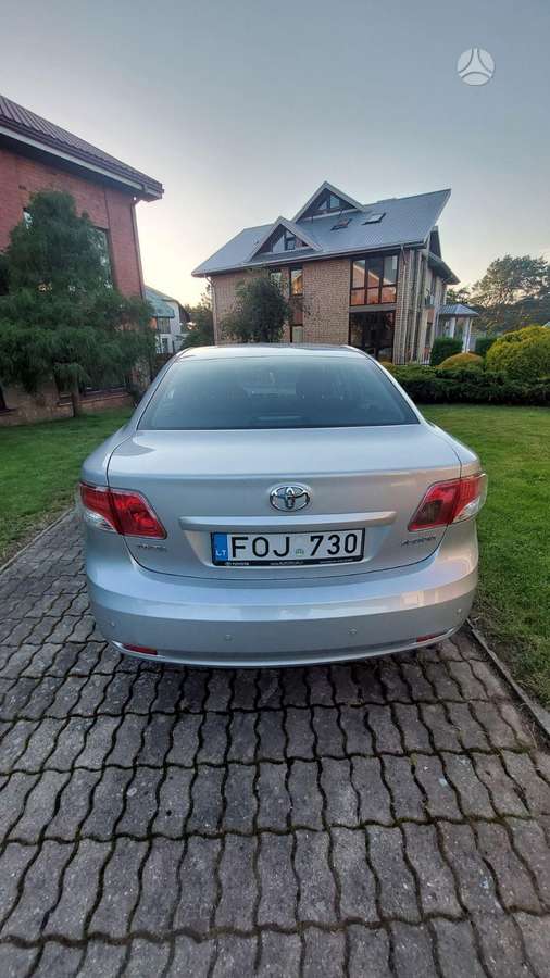 Toyota Avensis - 2