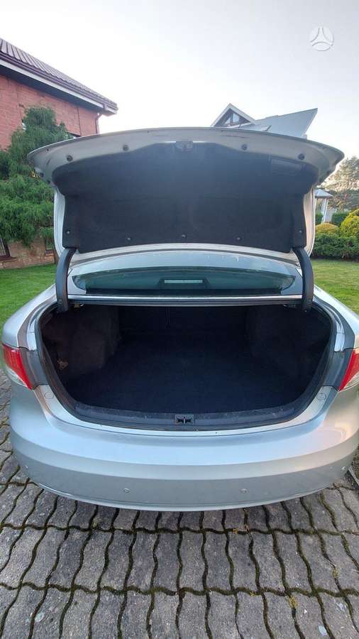 Toyota Avensis - 5