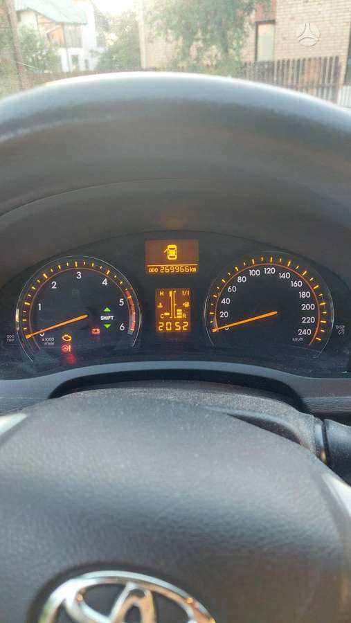 Toyota Avensis - 7