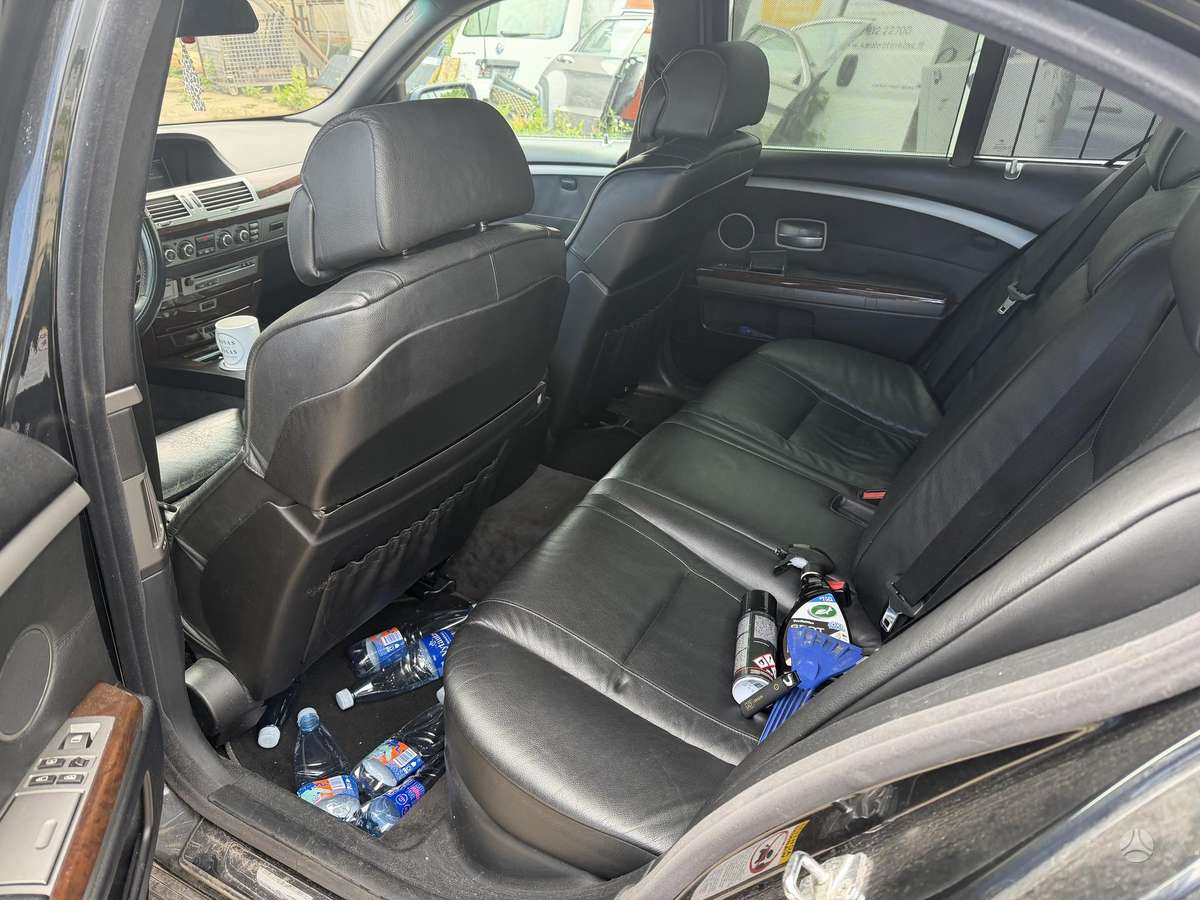 BMW 730 Aktyvi pakaba pritraukejai