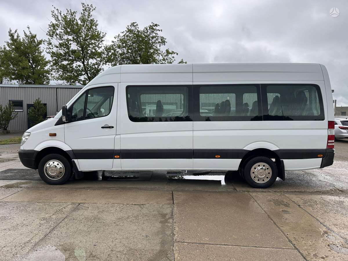 Mercedes-Benz Sprinter, passenger minibus