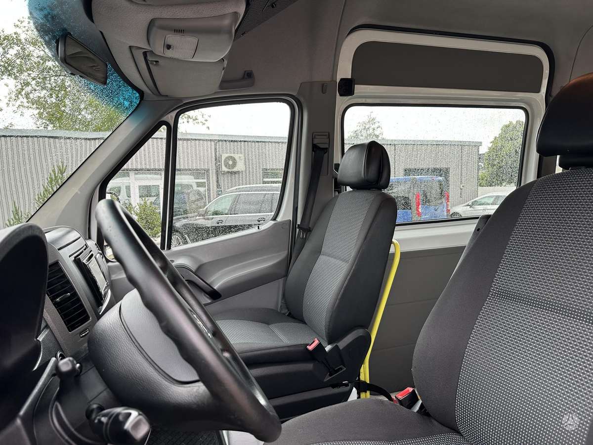 Mercedes-Benz Sprinter, passenger minibus
