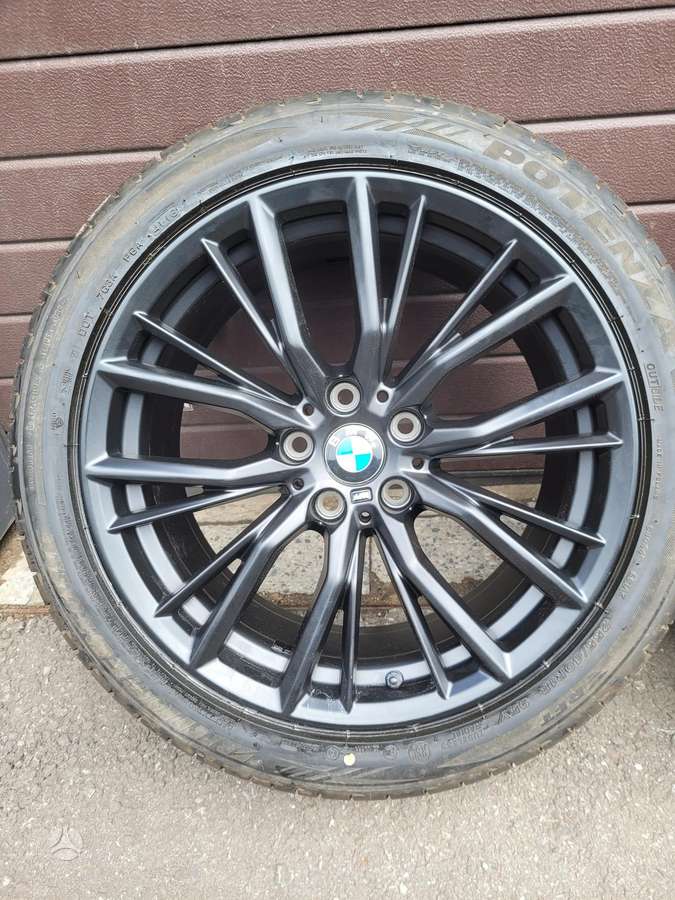 BMW Su padangomis, lengvojo lydinio, R18