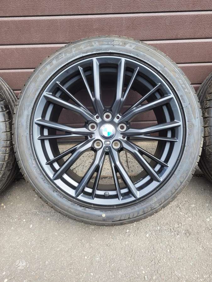 BMW Su padangomis, lengvojo lydinio, R18