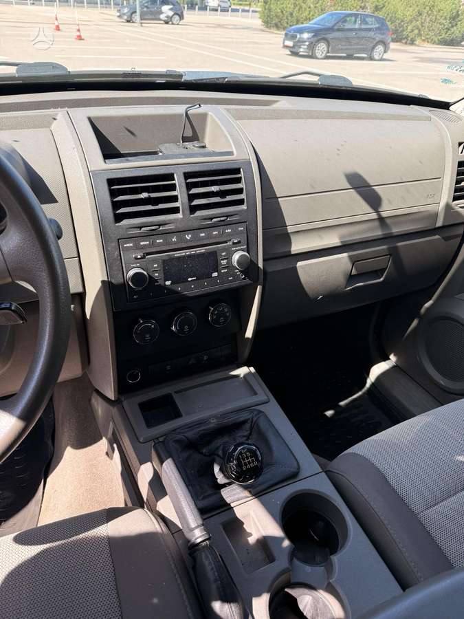 Dodge Nitro, 2.8 l., Внедорожник / Кроссовер
