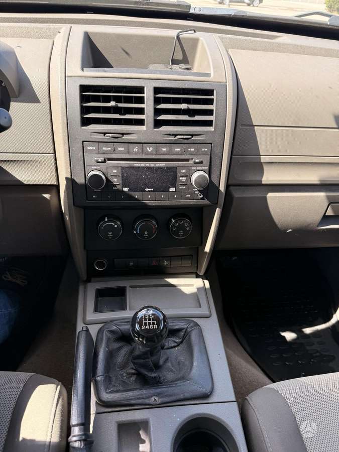 Dodge Nitro, 2.8 l., Внедорожник / Кроссовер