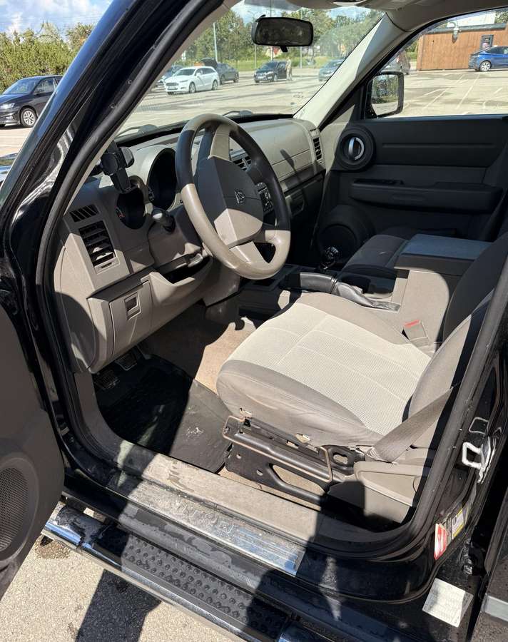 Dodge Nitro, 2.8 l., Внедорожник / Кроссовер