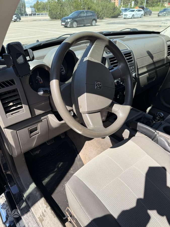 Dodge Nitro, 2.8 l., Внедорожник / Кроссовер