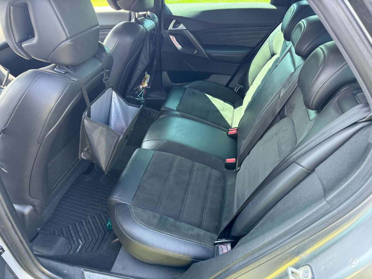 Citroen DS5, 2.0 l., Хэтчбек