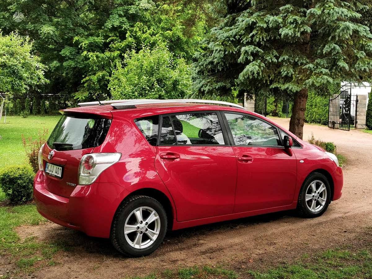 Toyota Verso, 1.8 l., hatchback
