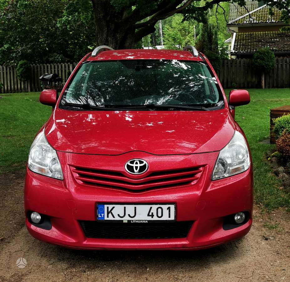 Toyota Verso, 1.8 l., hatchback