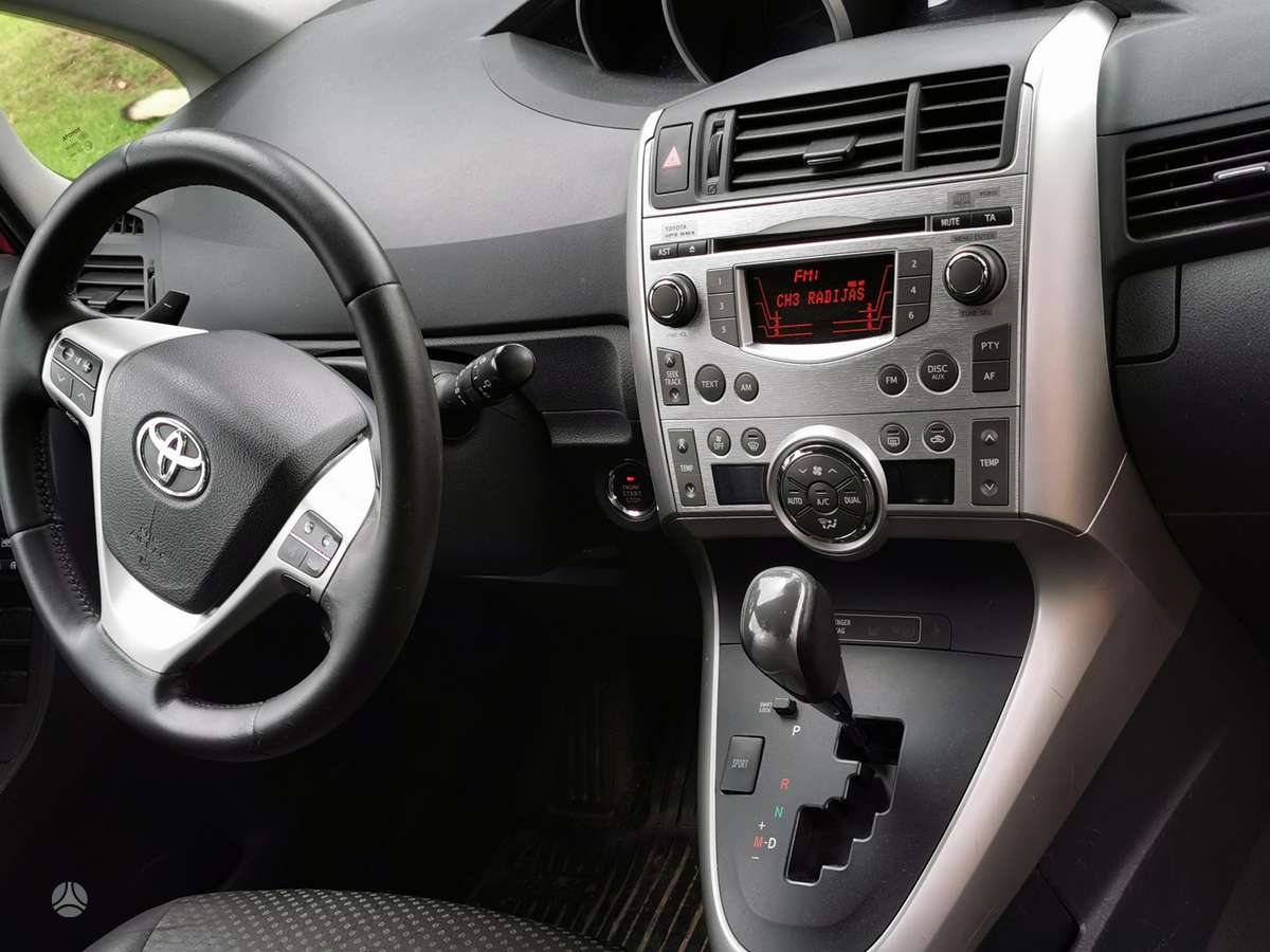 Toyota Verso, 1.8 l., hatchback