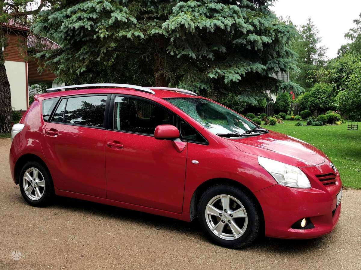 Toyota Verso, 1.8 l., hatchback