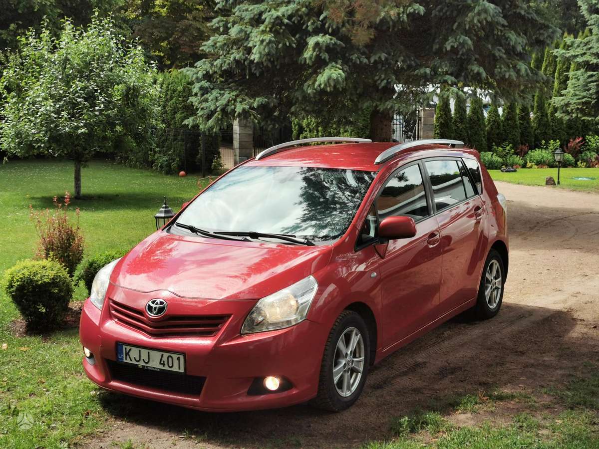 Toyota Verso, 1.8 l., hatchback