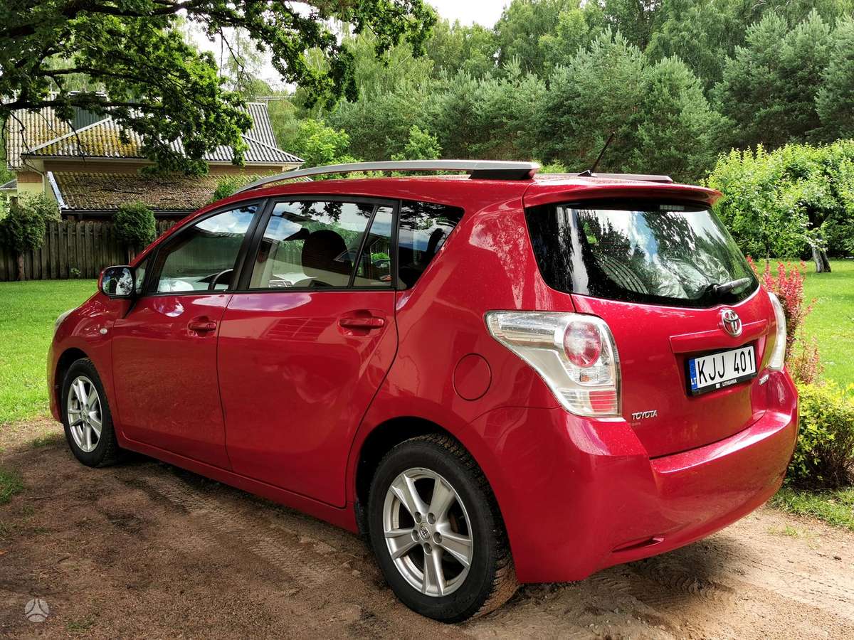 Toyota Verso, 1.8 l., hatchback