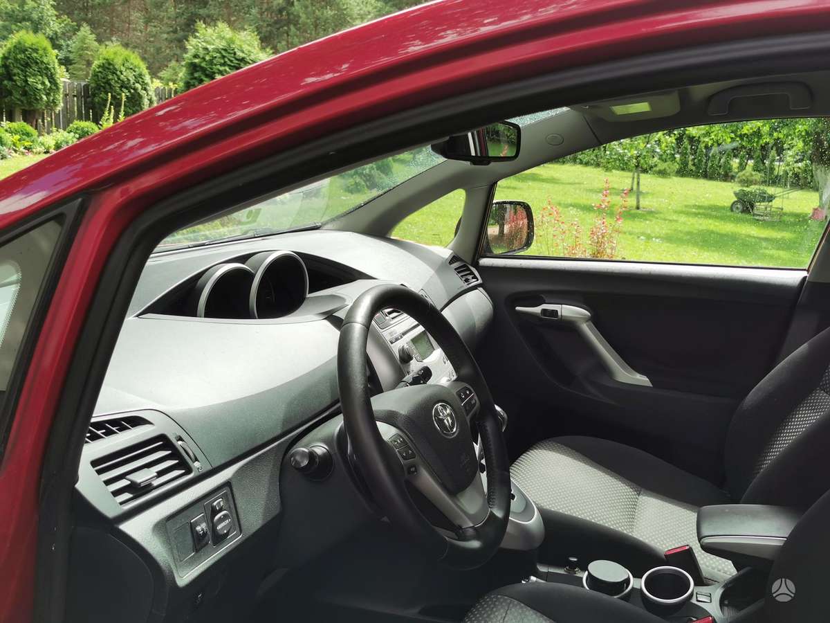 Toyota Verso, 1.8 l., hatchback