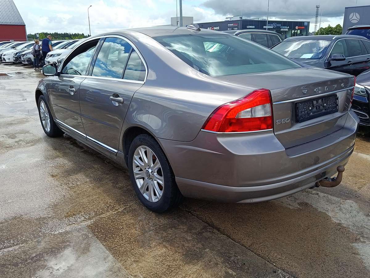Volvo S80, 1.6 l., Седан