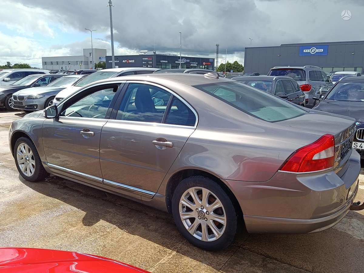Volvo S80, 1.6 l., Седан