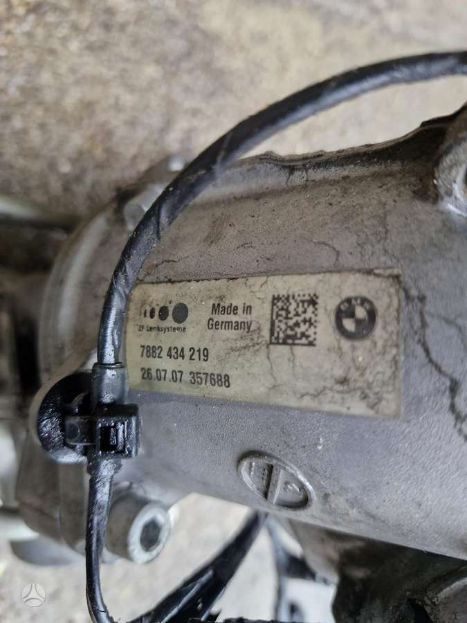 BMW X5 Aktyvi vairo kolonele