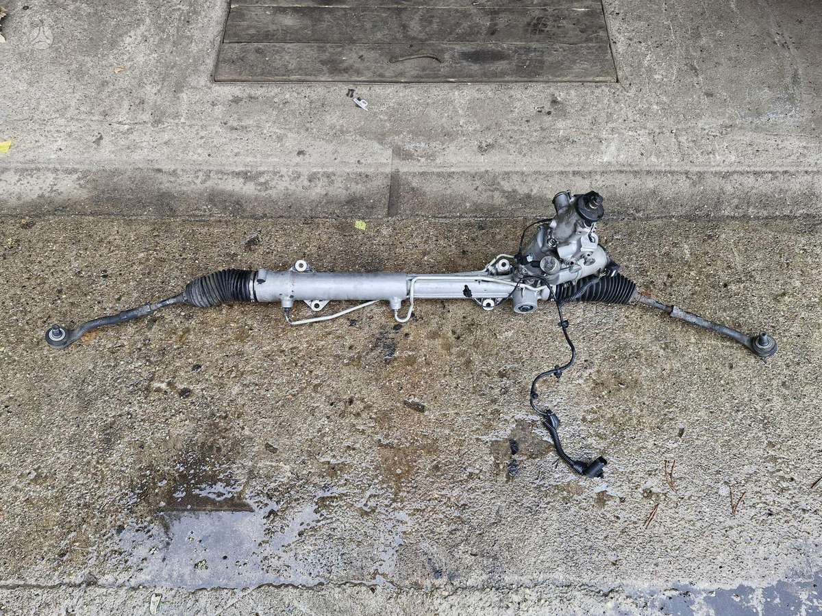 BMW X5 Aktyvi vairo kolonele