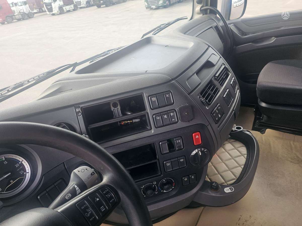DAF XF, 2 guļamvietas
