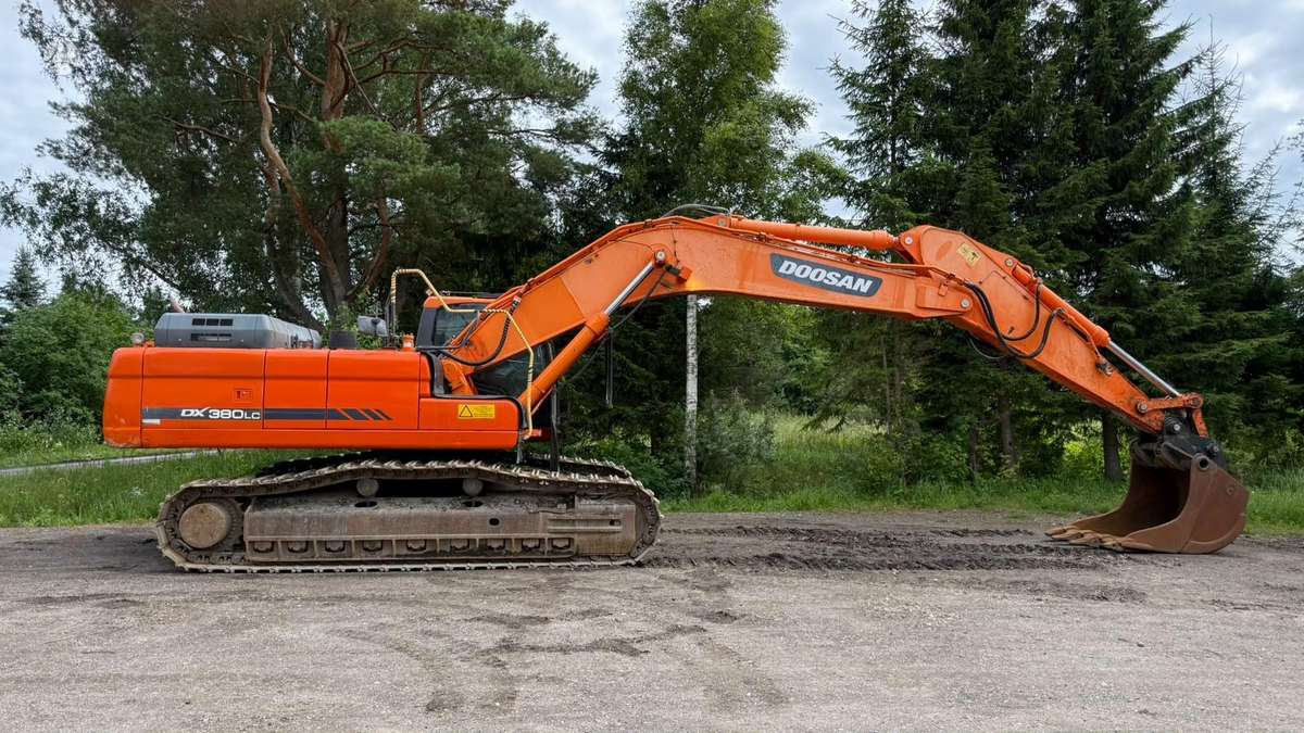 Doosan DX380LC-3, excavator