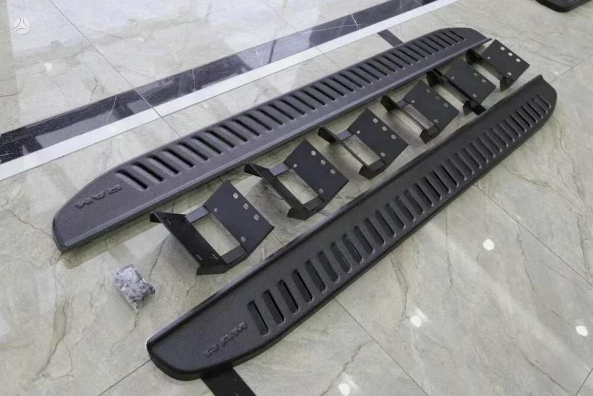 Dodge Ram пороги