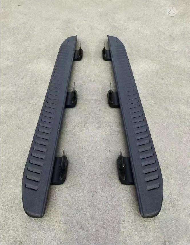 Dodge Ram sliekšņi