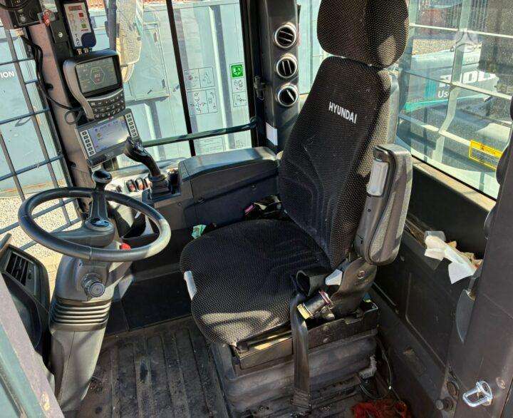 Hyundai HL955A, фронтальные погрузчики