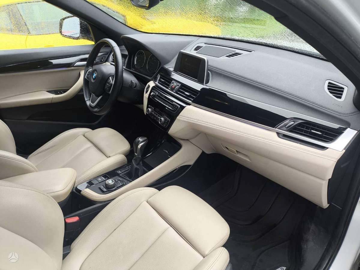 BMW X2, 2.0 l., off-road / crossover