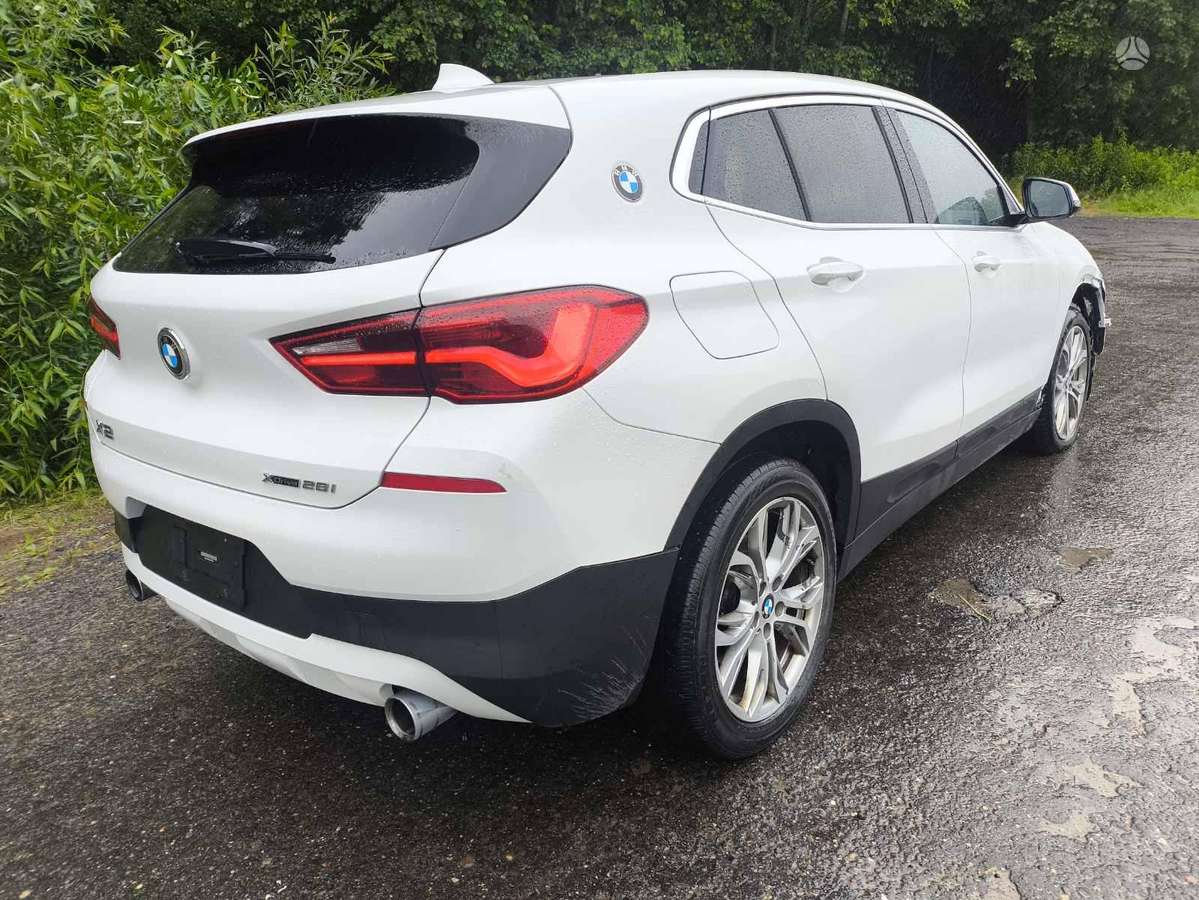 BMW X2, 2.0 l., off-road / crossover