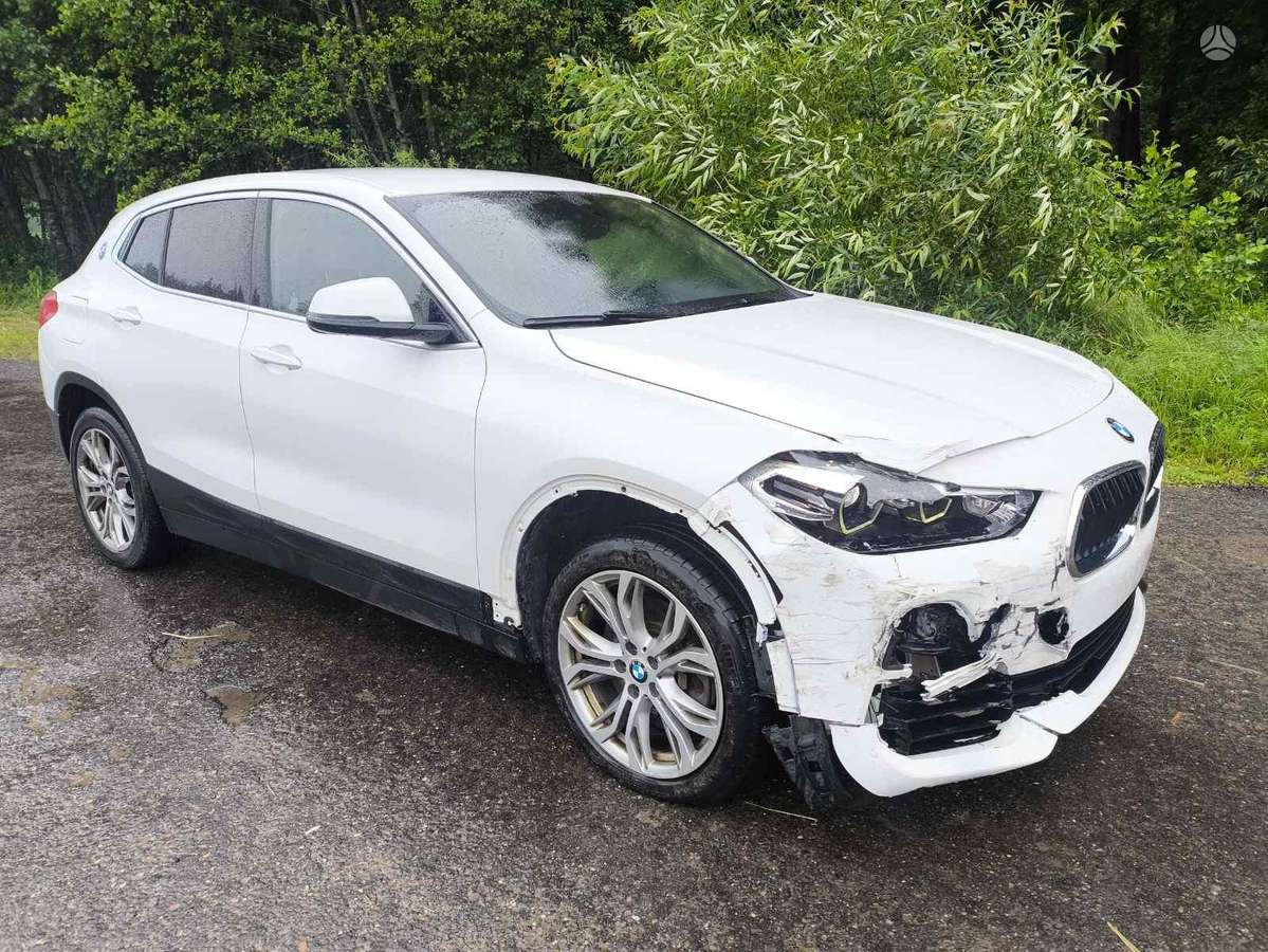 BMW X2, 2.0 l., off-road / crossover