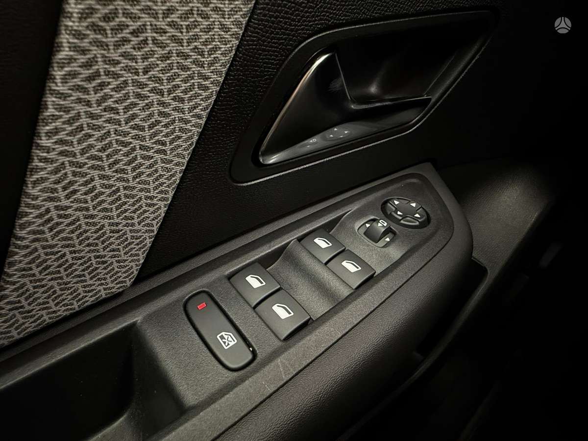Citroen C4, 1.2 l., Хэтчбек