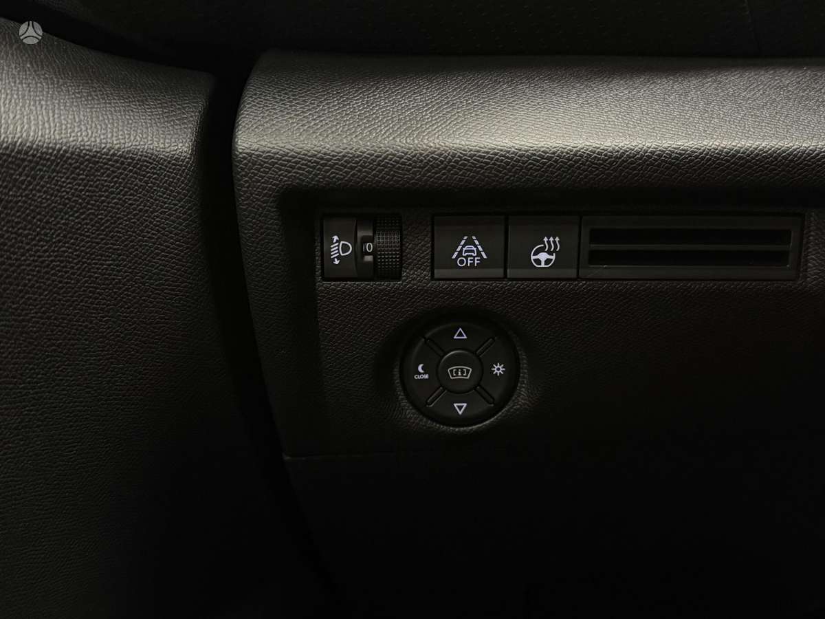 Citroen C4, 1.2 l., hatchback