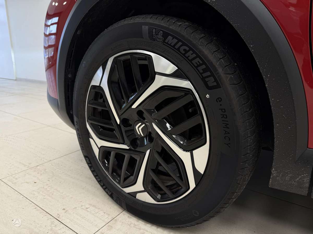 Citroen C4, 1.2 l., hatchback