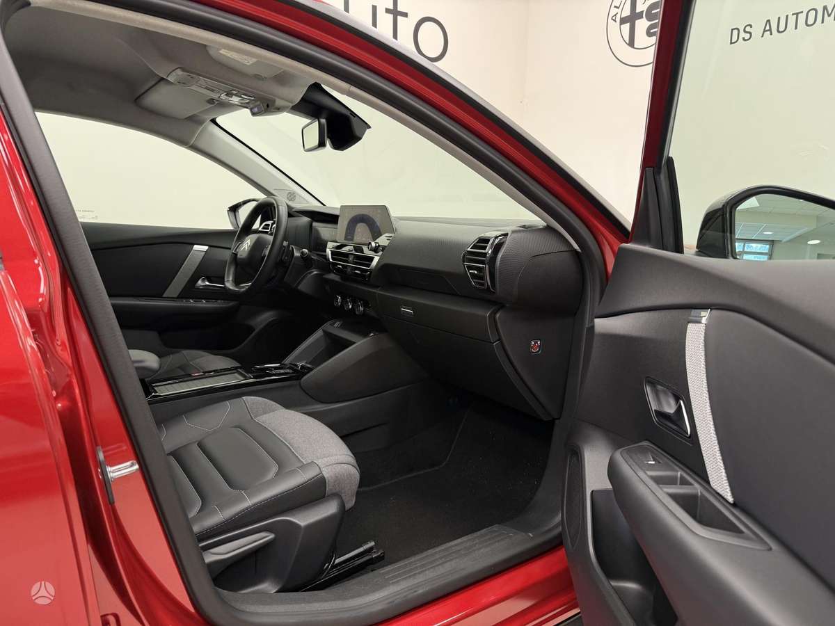 Citroen C4, 1.2 l., Хэтчбек