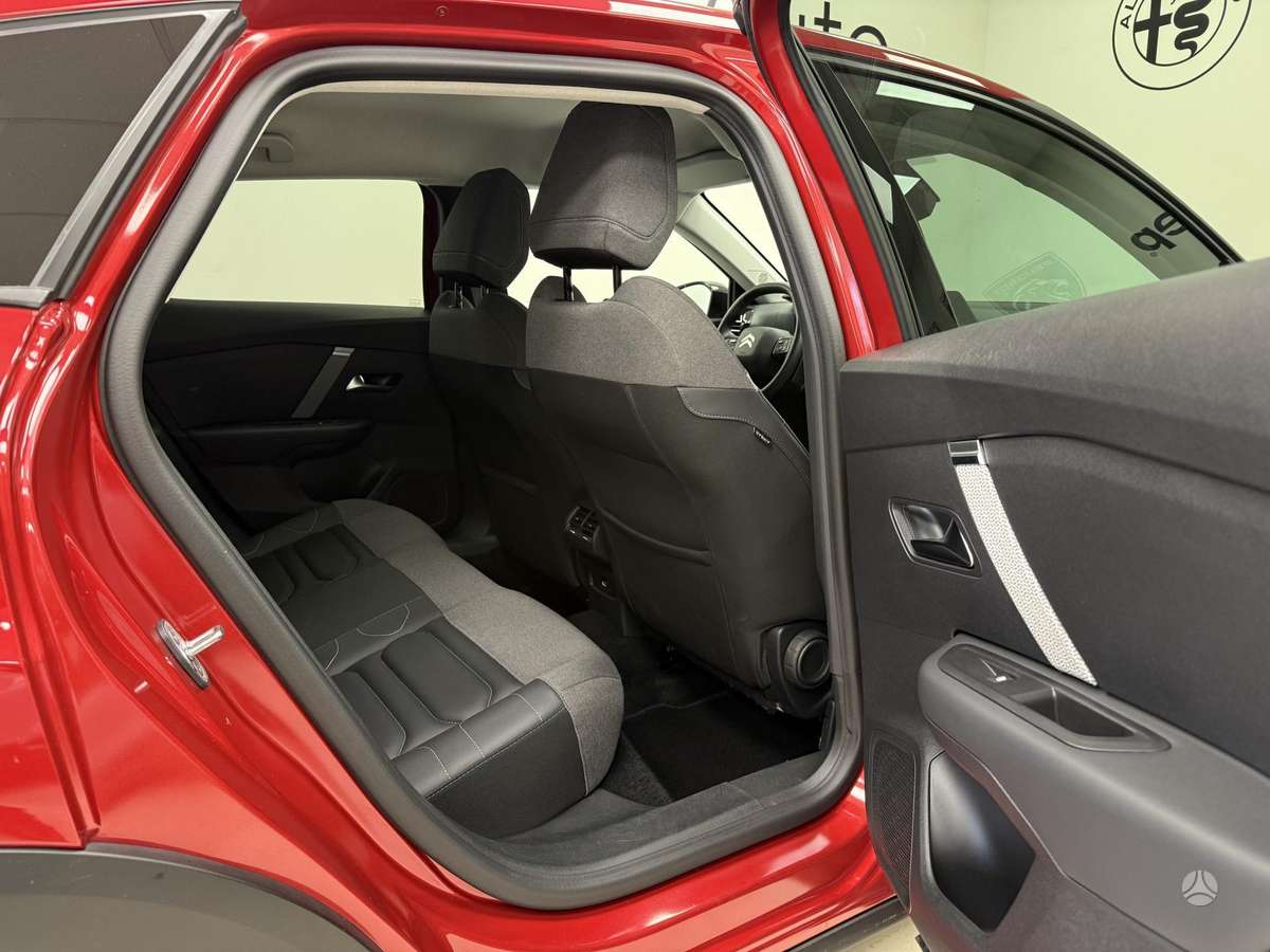Citroen C4, 1.2 l., Хэтчбек