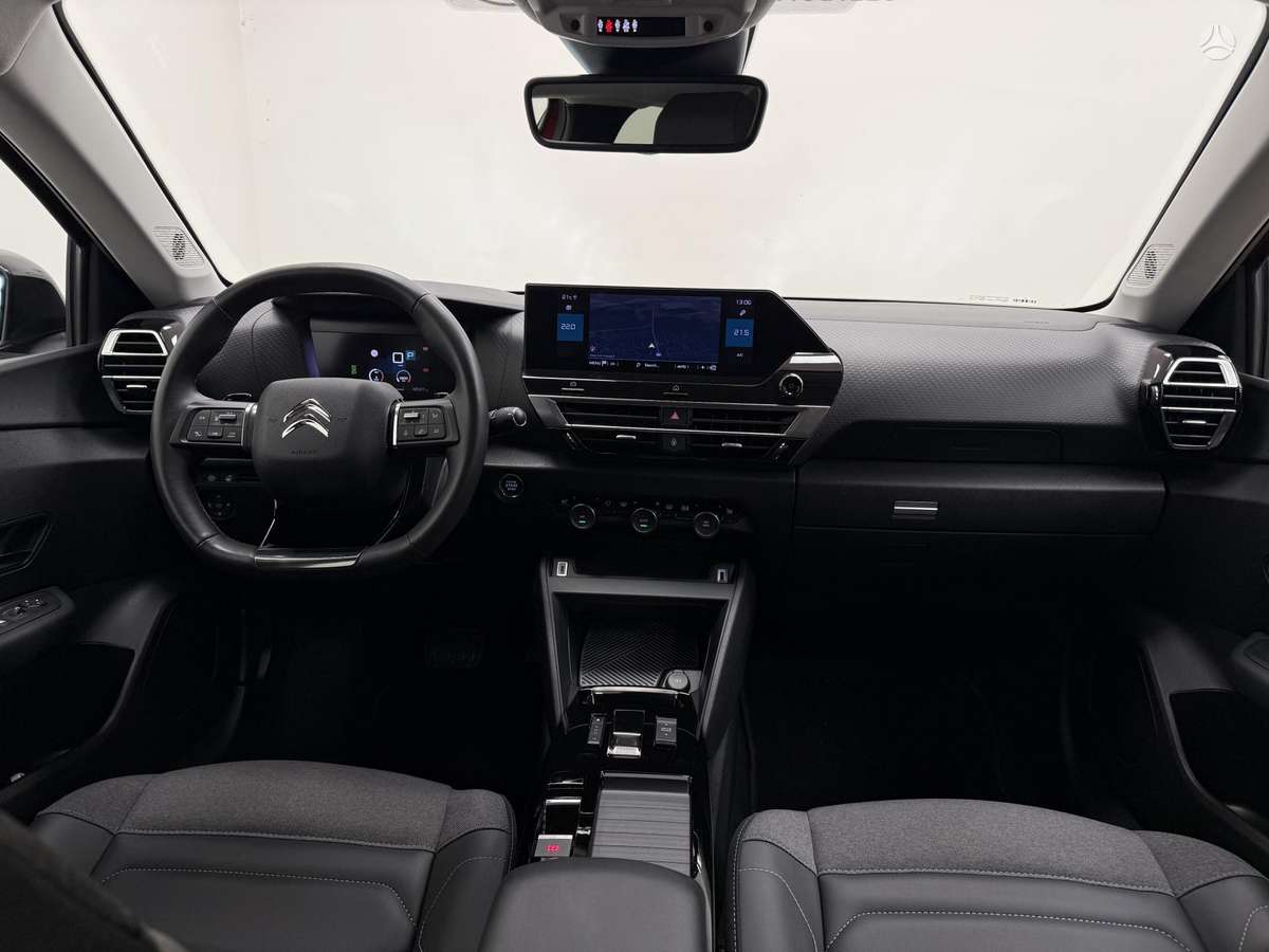 Citroen C4, 1.2 l., hatchback