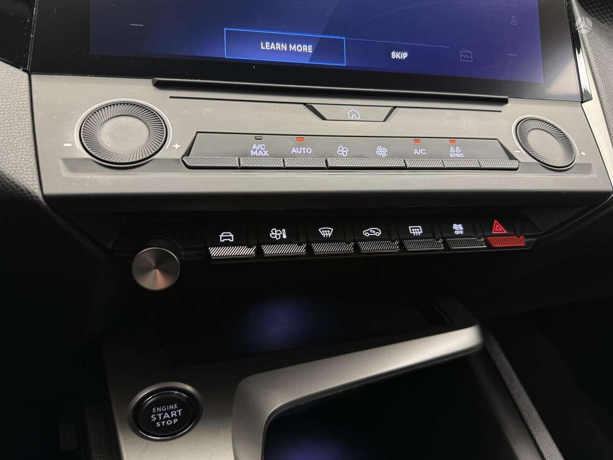 Peugeot 308, 1.2 l., hatchback