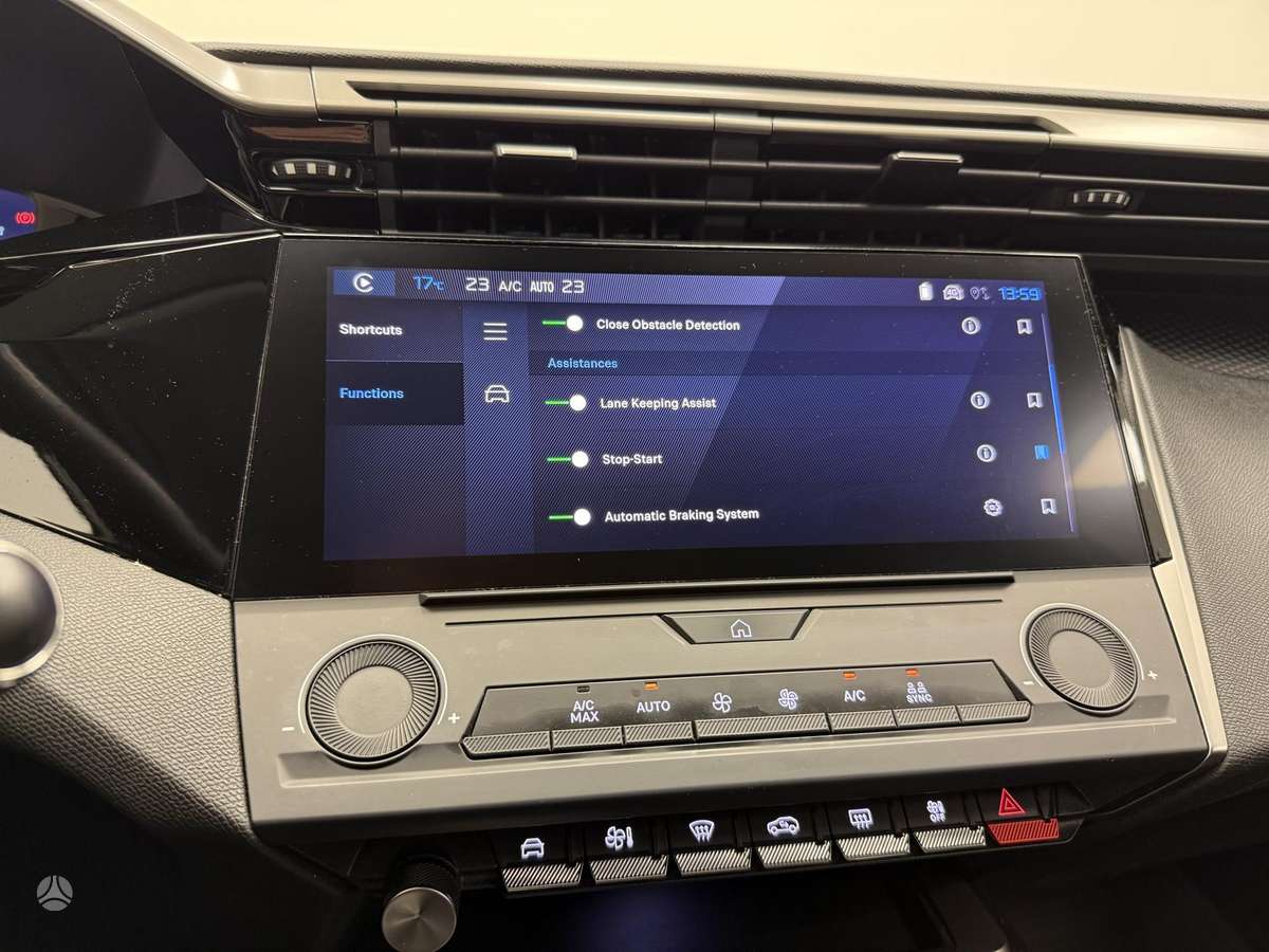 Peugeot 308, 1.2 l., hatchback