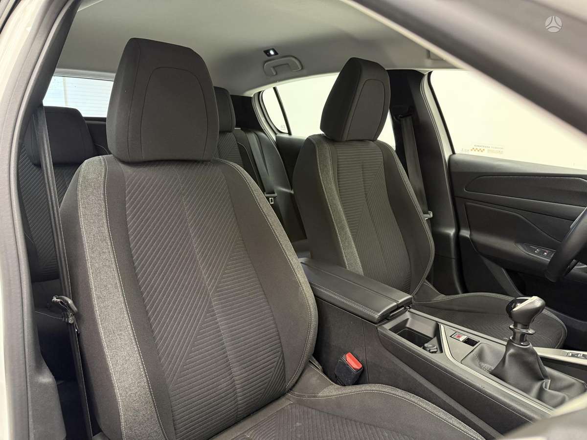 Peugeot 308, 1.2 l., hatchback
