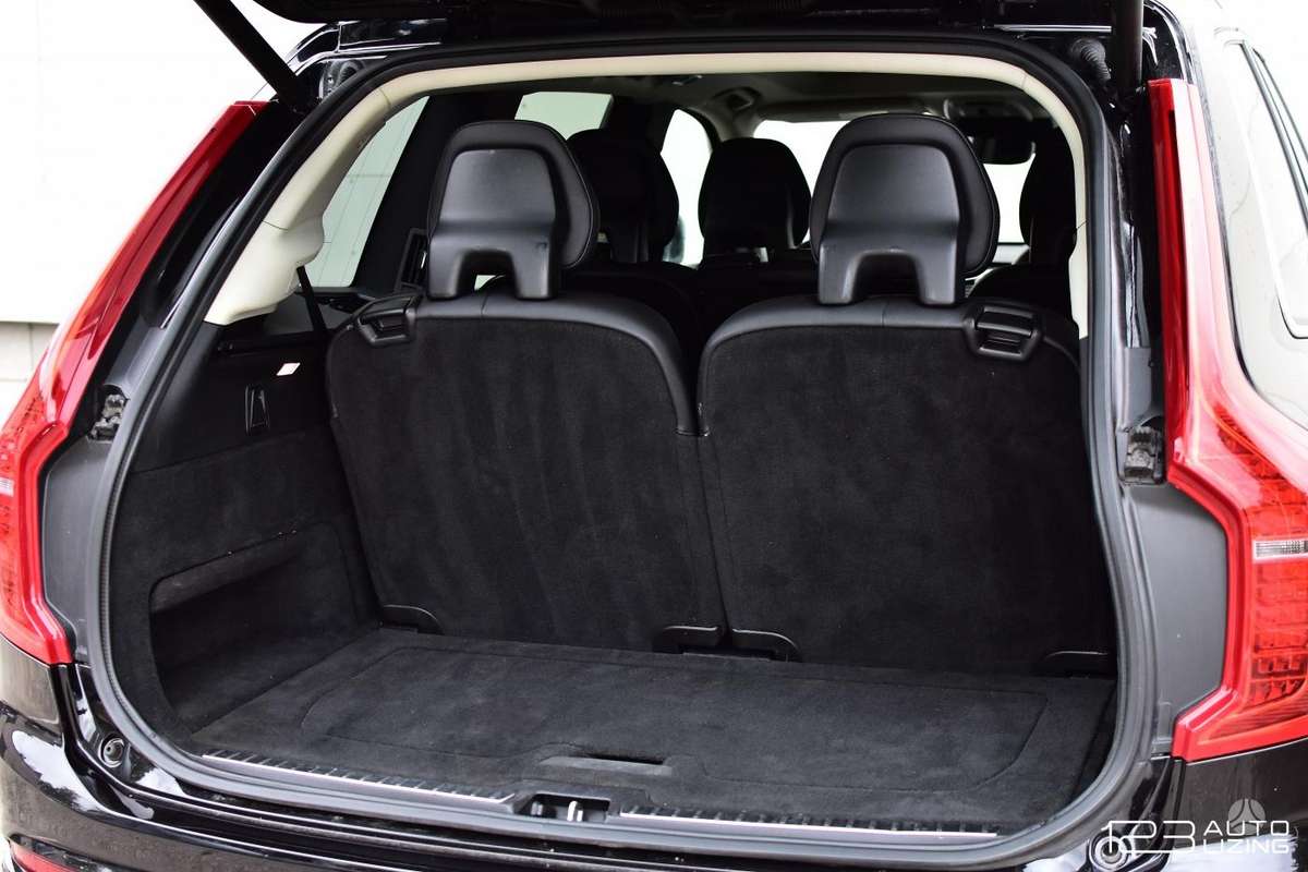Volvo XC90 - 11