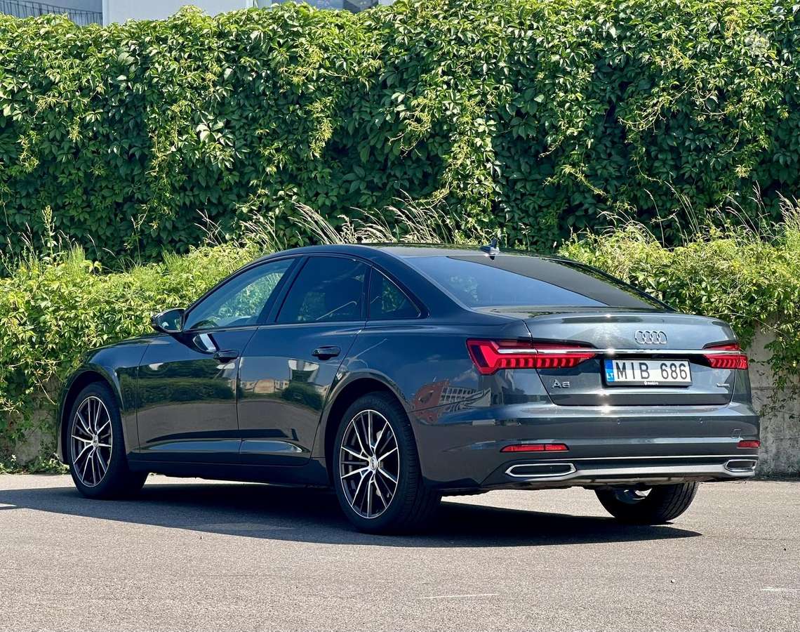 Audi A6, 2.0 l., Седан