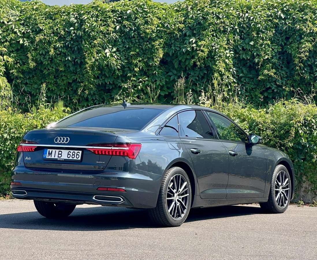 Audi A6, 2.0 l., Седан