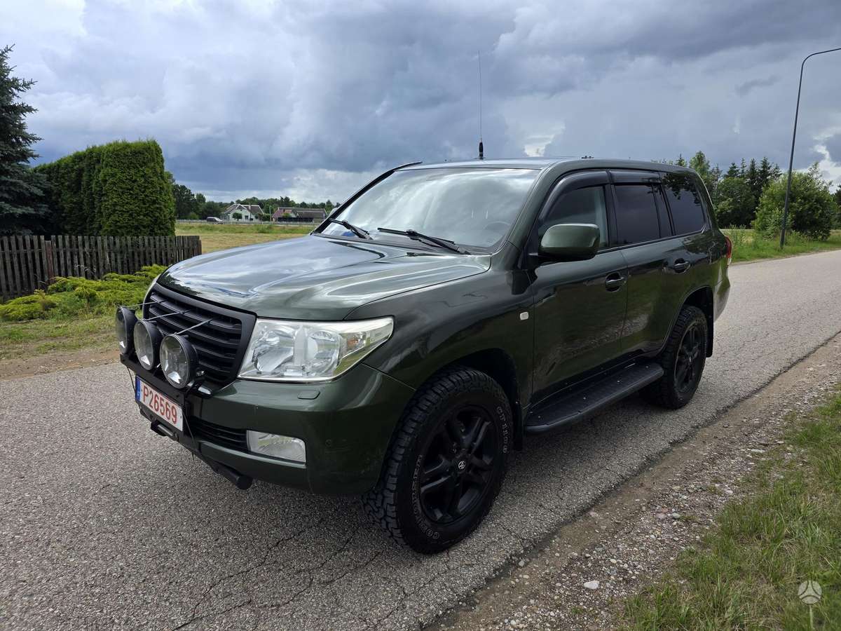 Toyota Land Cruiser - 2