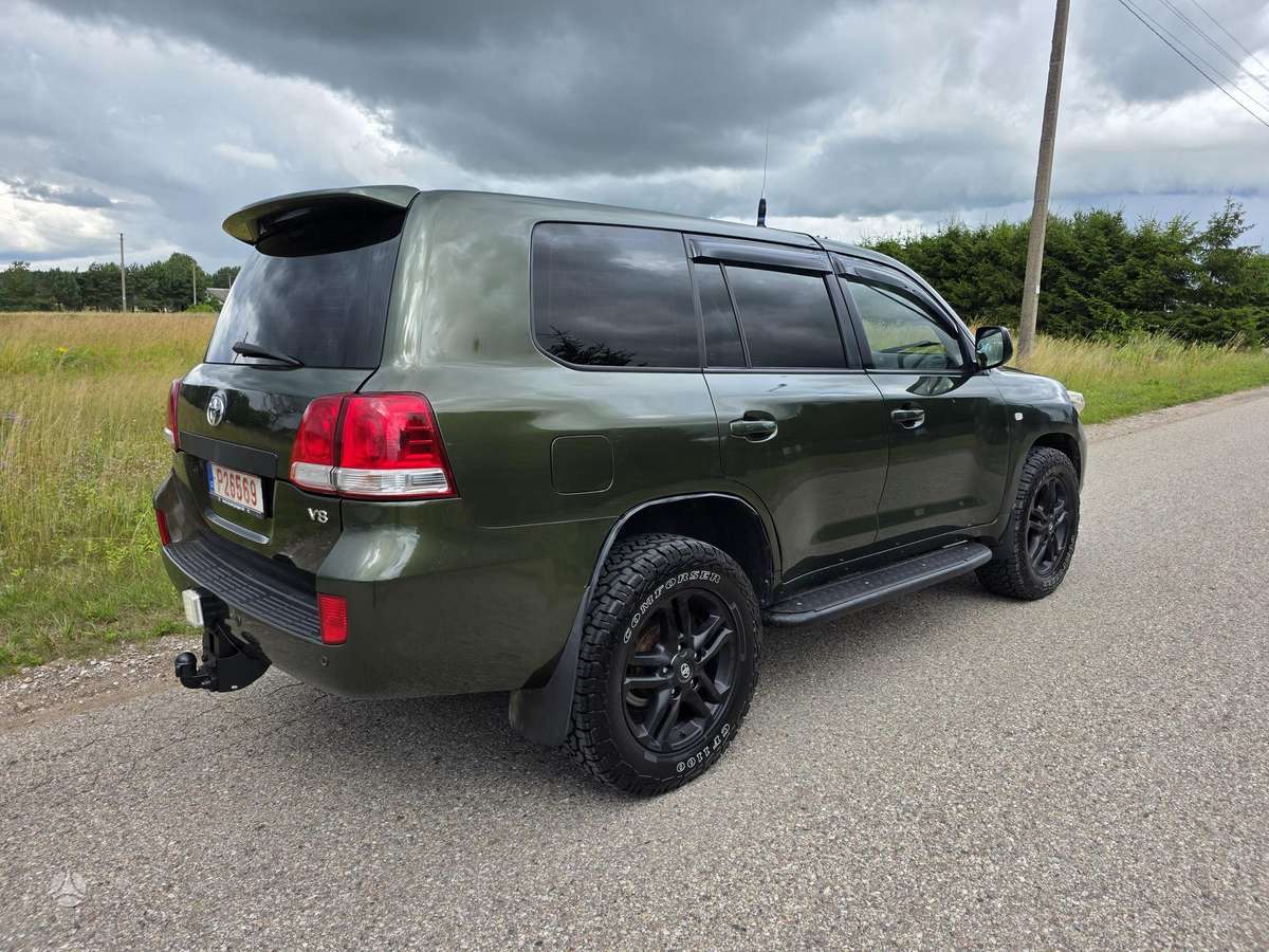 Toyota Land Cruiser - 3