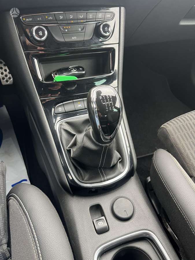 Opel Astra, 1.5 l., hatchback