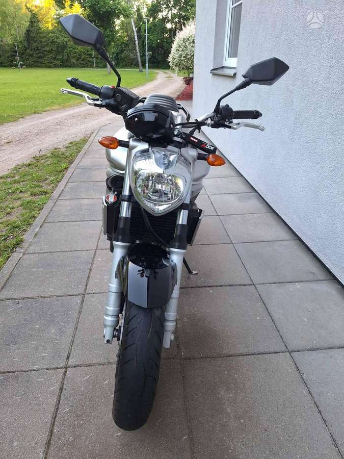 Yamaha FZ 600cc, street / classic