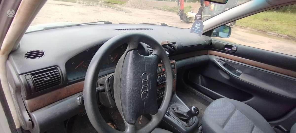Audi A4, 1.8 l., Седан